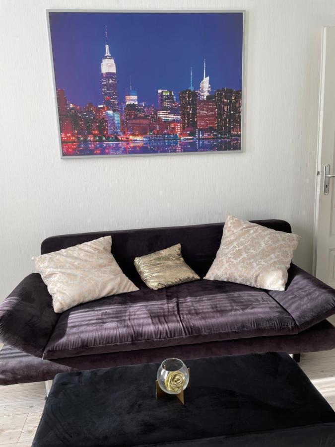 Sky Night Suite Düren - Eifel Екстериор снимка